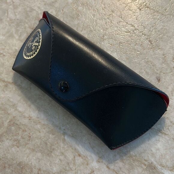 Ray Ban sunglass case - Picture 1 of 3